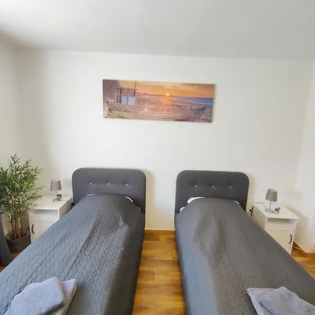 Apartament Large - Modern & Fully Equipped - Near Fair