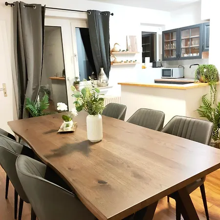 Large - Modern & Fully Equipped - Near Fair Apartment *