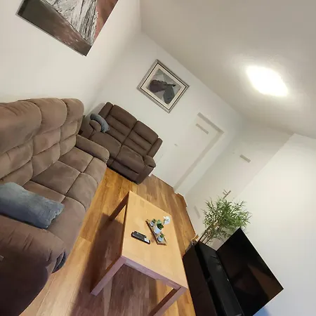 شقة Large - Modern & Fully Equipped - Near Fair