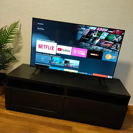 Large - Modern & Fully Equipped - Near Fair شقة