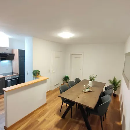 شقة Large - Modern & Fully Equipped - Near Fair